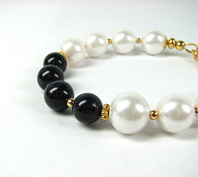 Navy blue and white bracelet Midnight blue goldstone and faux pearl beaded bracelet Classic jewelry Beaded jewelry Mothers Day