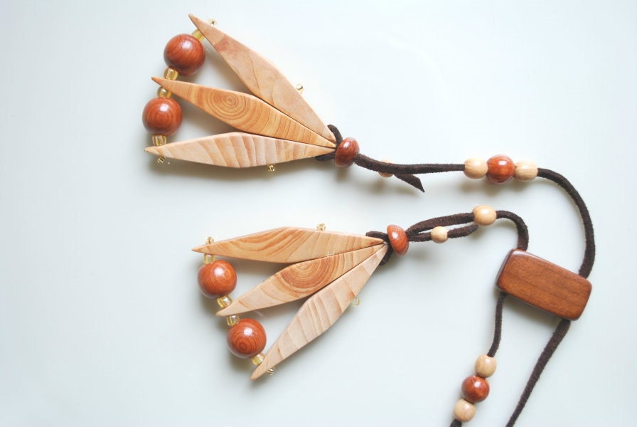 Spring tulips-Juniper wood necklace-Nature,eco friendly,handmade-Wood,woodland,rustic wedding