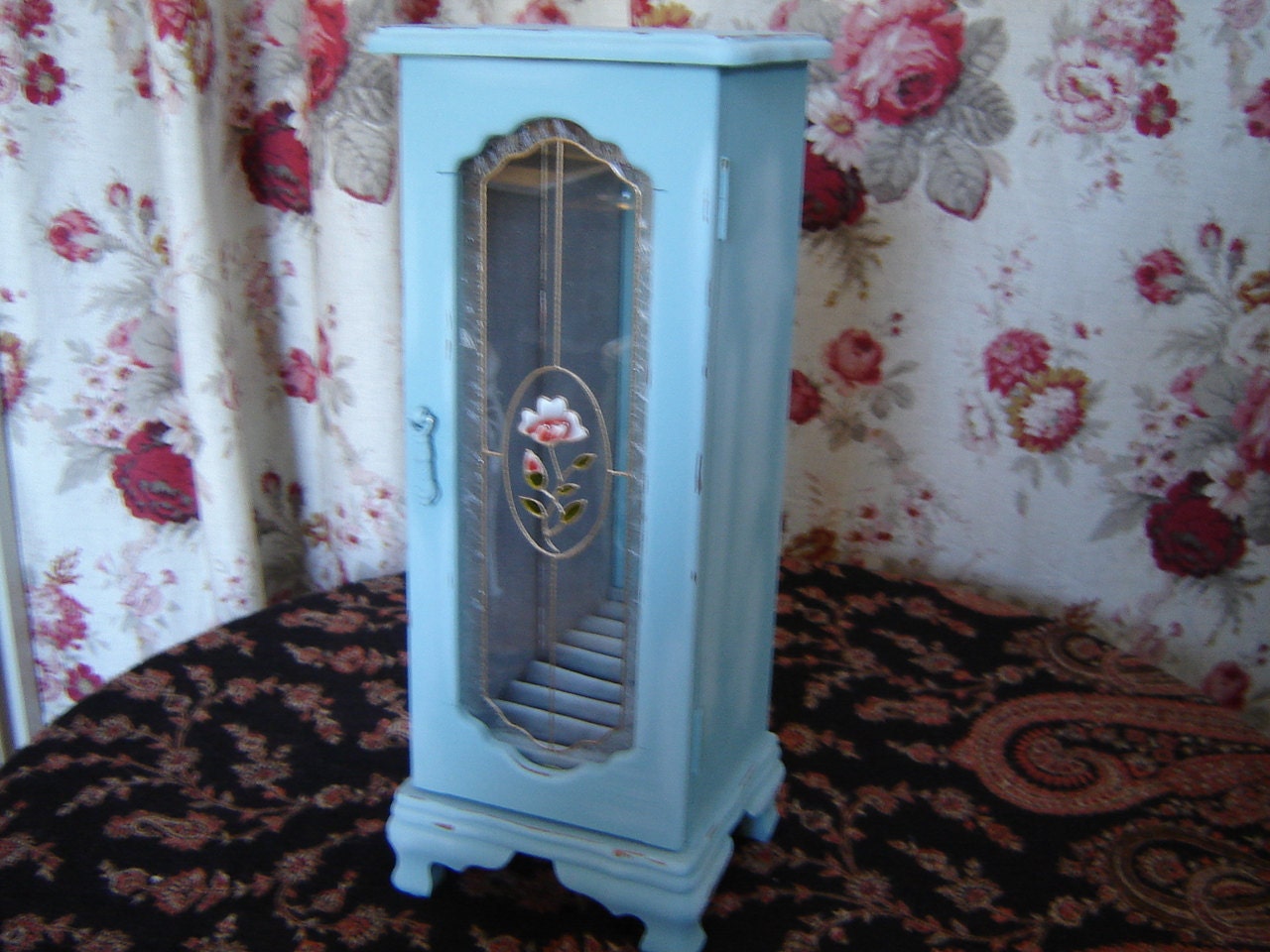Vintage Jewelry Box / Shabby Chic Decor/ Home Decor/ Housewares/ Boxes