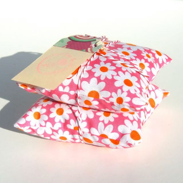 Lavender Pillows Set Of Two Pink Daisy, Floral Lavender Bag Sachet Gift, Mothers Day - freespiritdesigns2