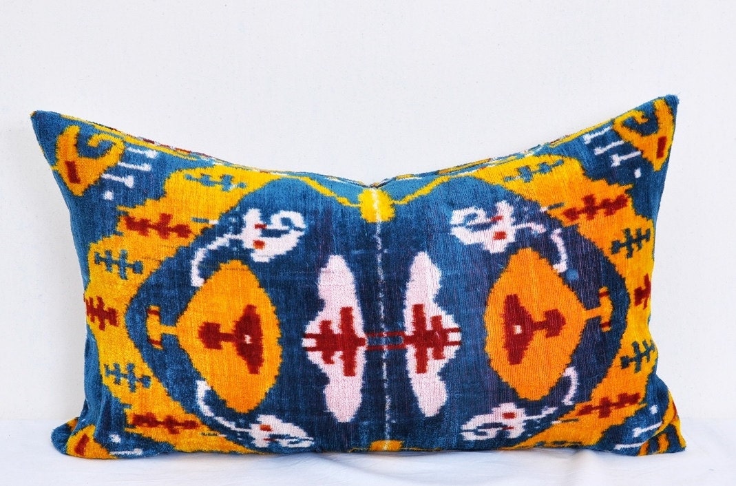 Antique Velvet Ikat pillow cover Hand woven - Pure Silk. Size - 15 x 23