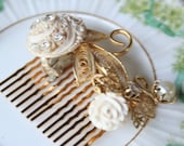 Vintage brooch hair comb 022 - one of a kind brooch on golden tone tight grip comb