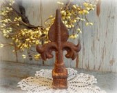 antique fleur de lis finial / cast iron architectural salvage / victorian french shabby chic decor / mixed media art supply / EPSTeam