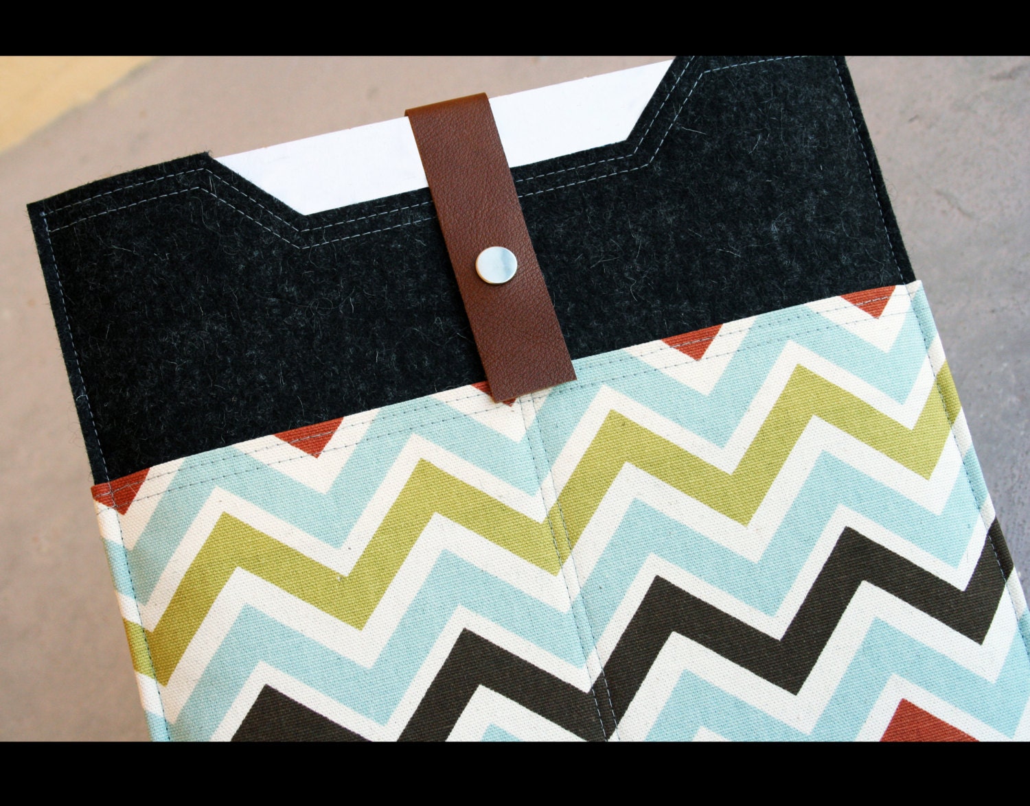macbook 15 pro retina sleeve case - charcoal wool felt and multicolor chevron pockets sleeve