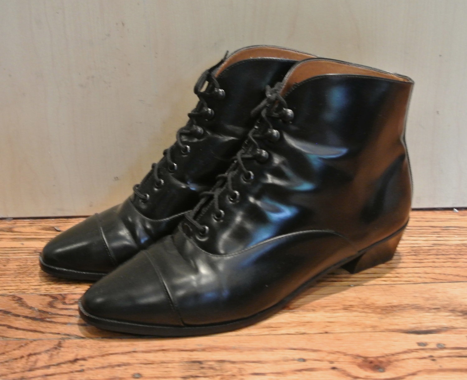 Size 8 1980s Black Leather Lace Up Boots Lace-Up Ankle Boots Black Leather Booties Oxfords Brogues