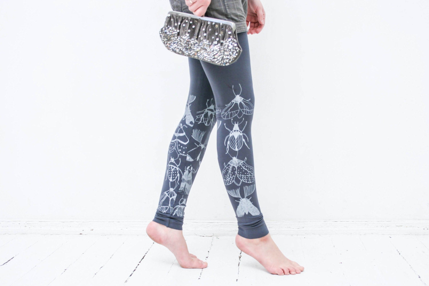 Fog bugs-  asphalt gray  leggings with white bug print
