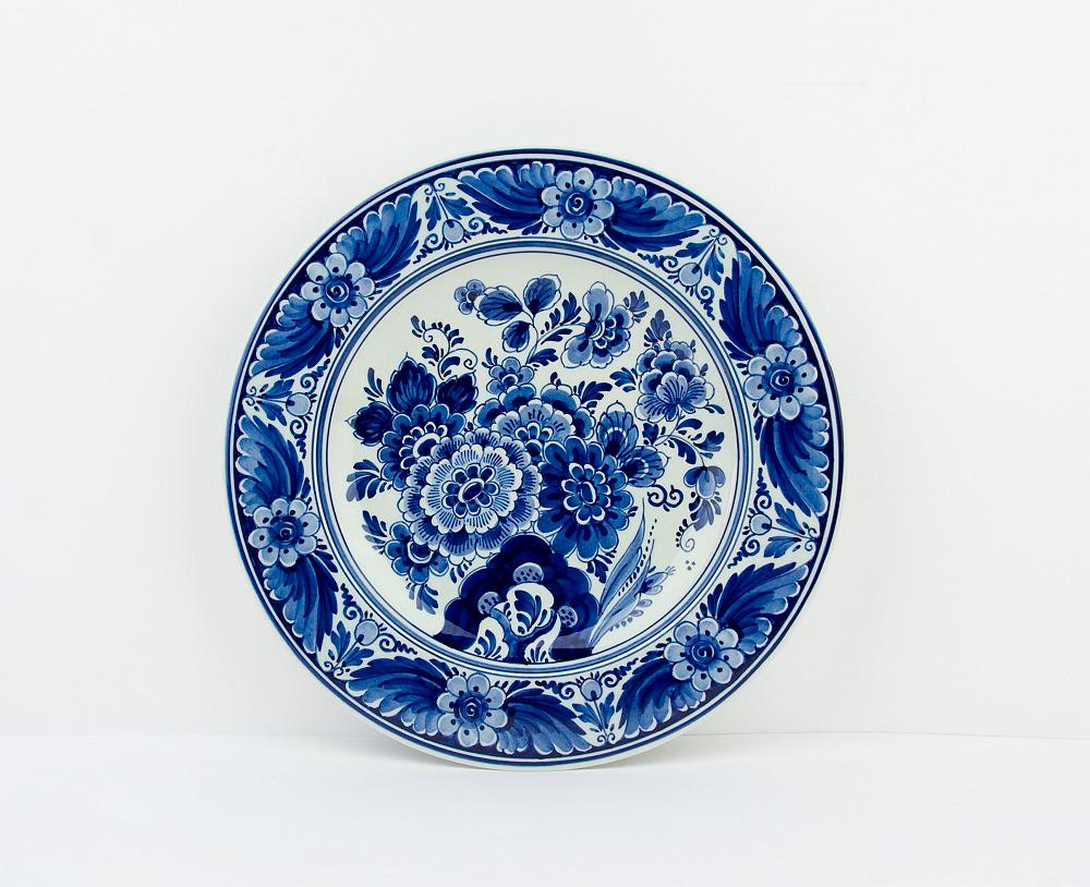 Vintage - Blue and white - Delft Blue porcelain wall plate with  flowers  - Velsen Sassenheim - handpainted - made in Holland
