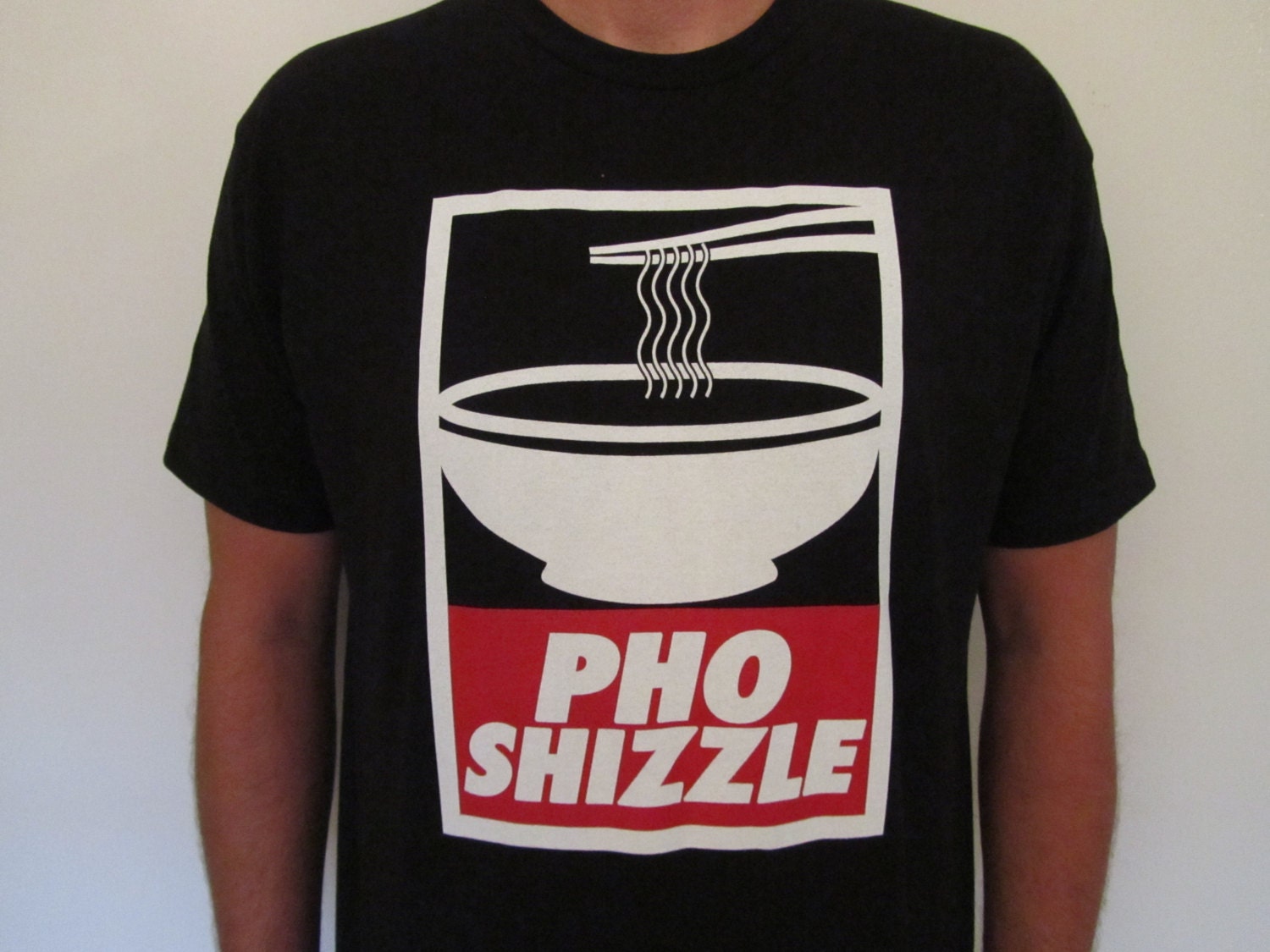 Men's Pho Shizzle Foodie T-shirt in lots of sizes.