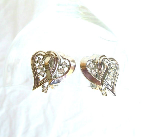 Vintage Trifari Silver Tone Double Heart Earrings Clip on