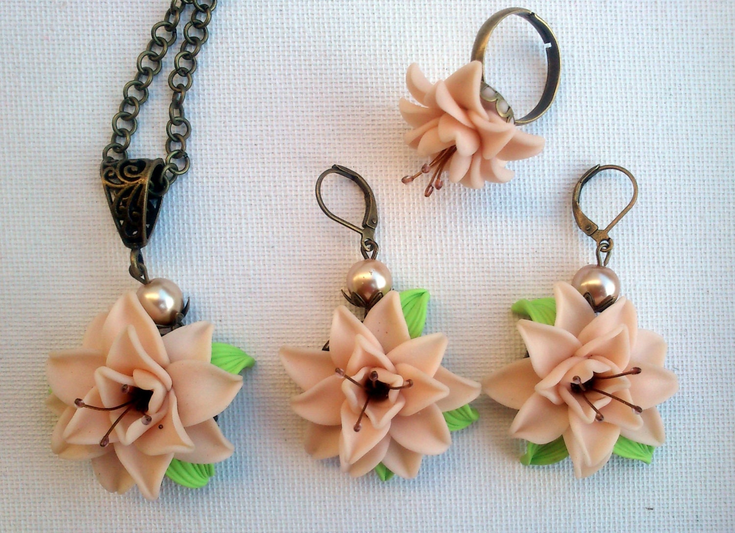 Light peach flower set - Necklace, earrings, ring - Handmade jewelry