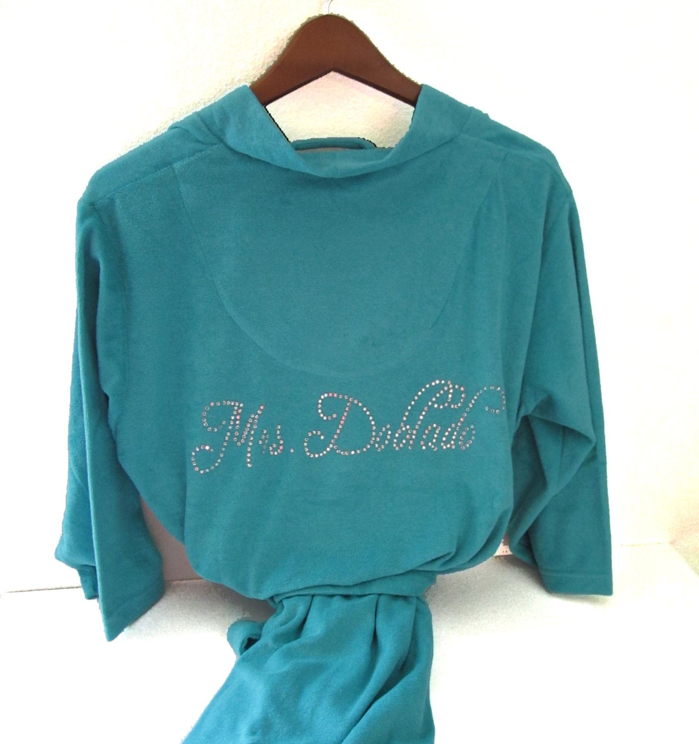 ROBE, Wedding Party Gifts, Bridal Shower Gift, Bridal Gifts, Personalized Gifts for Brides, Mother of the Bride Gift, Custom Bejeweled Robe