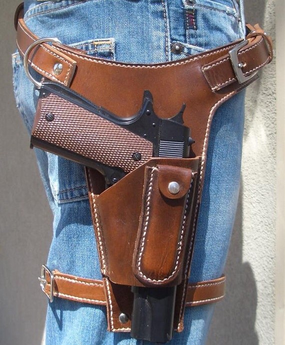 Tomb Raider Lara Croft Leather Holster by UnchartedLeather