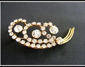 Vintage Flower Rhinestone Brooch