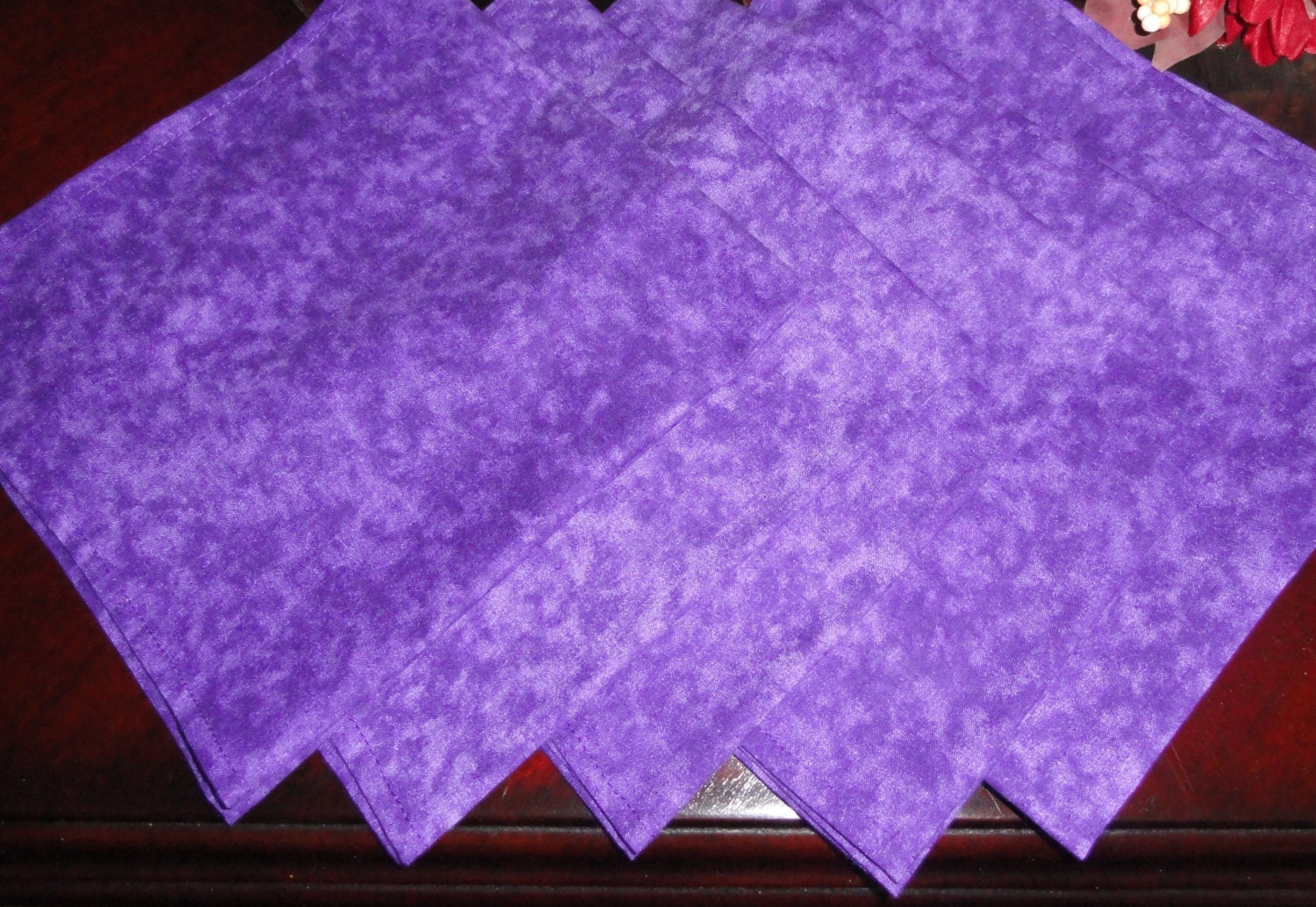 Set of 4 iris violet color napkins.Cotton fabric. Size is 19,5"x20,5".Eco friendly.Dinner napkins. Great gift.