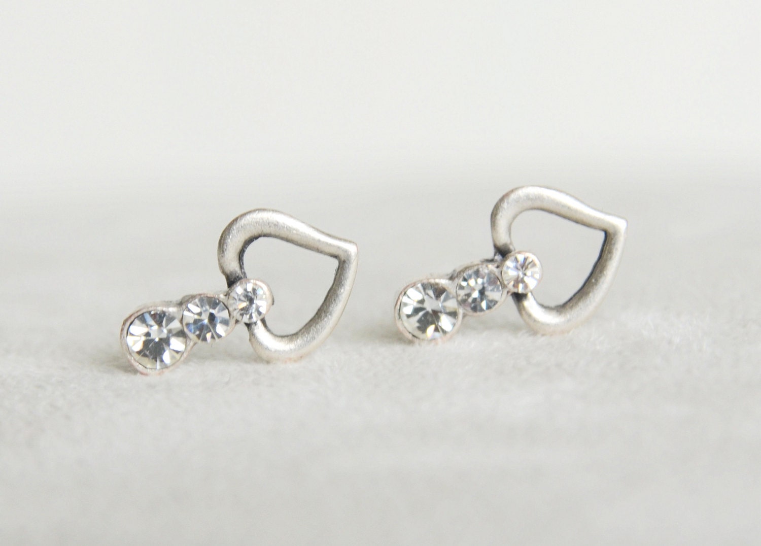 art deco clear crystal swarovski rhinestone heart post earrings wedding bridal jewelry bridesmaid jewelry flower girl jewelry