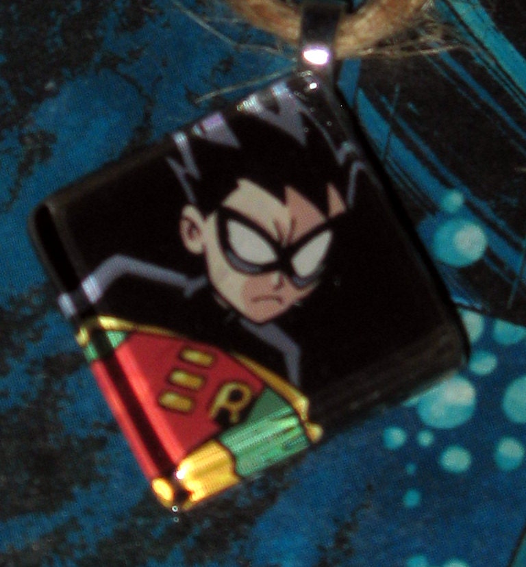 Teen Titans Robin Glass Pendant