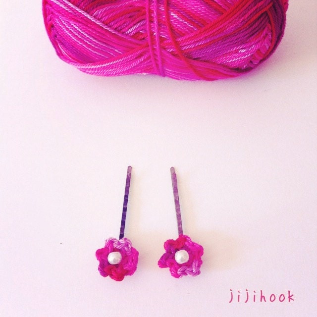 Set of 2 crocheted flower barrettes - pink