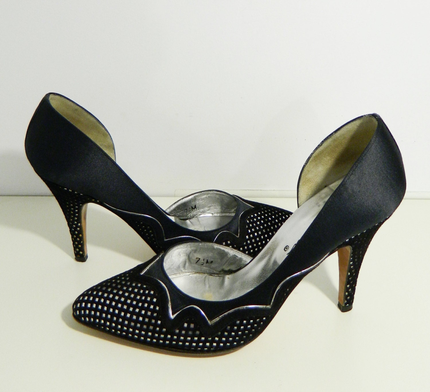 Ravishing Vintage Garolini, US size 7.5 Made in Italy black satin and silver high heeled pumps with genuine suede leather mesh details