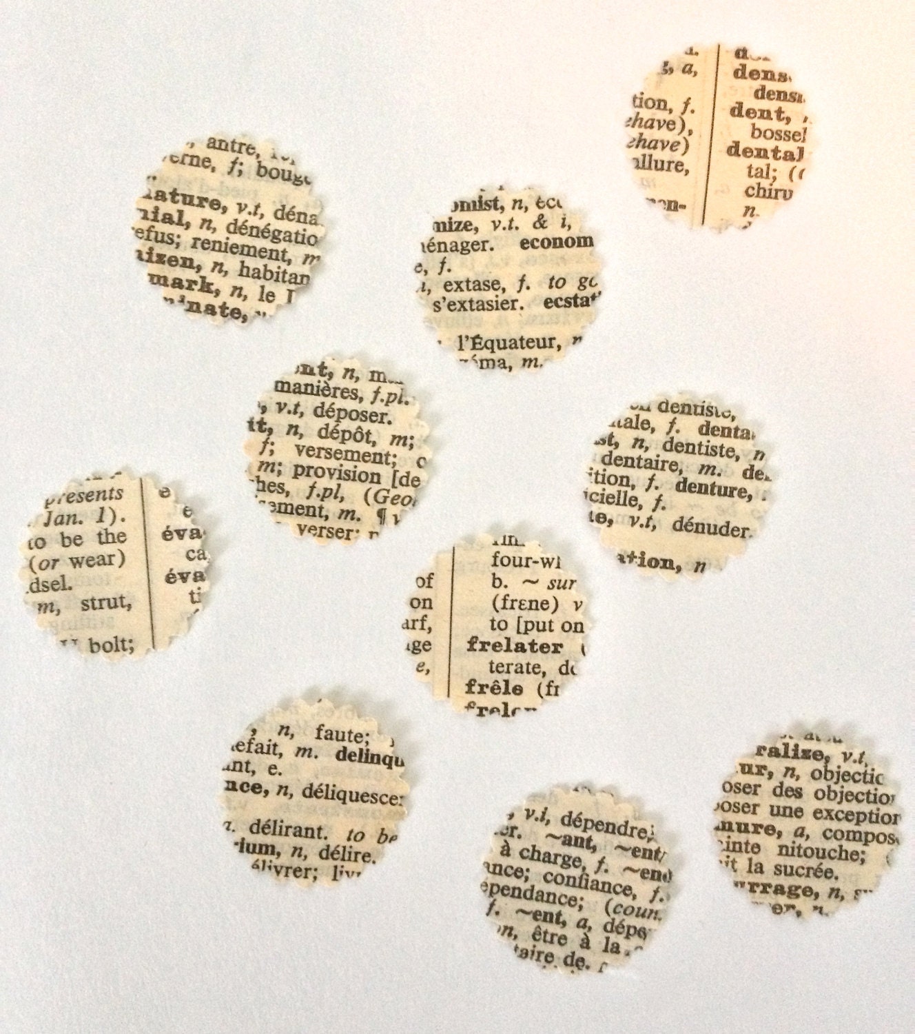 100 French Vintage Dictionary Scallops