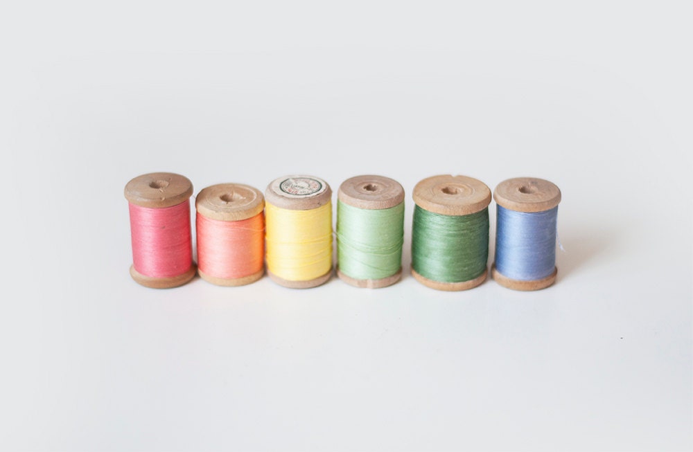 Vintage wooden spools with thread - rainbow colors - CuteOldThings