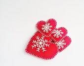 SALE 40% Set of 4 Winter Hanging Fabric Love Heart with Snowflake in Red and White, Hearts Ornament, Valentine's Day Ornament