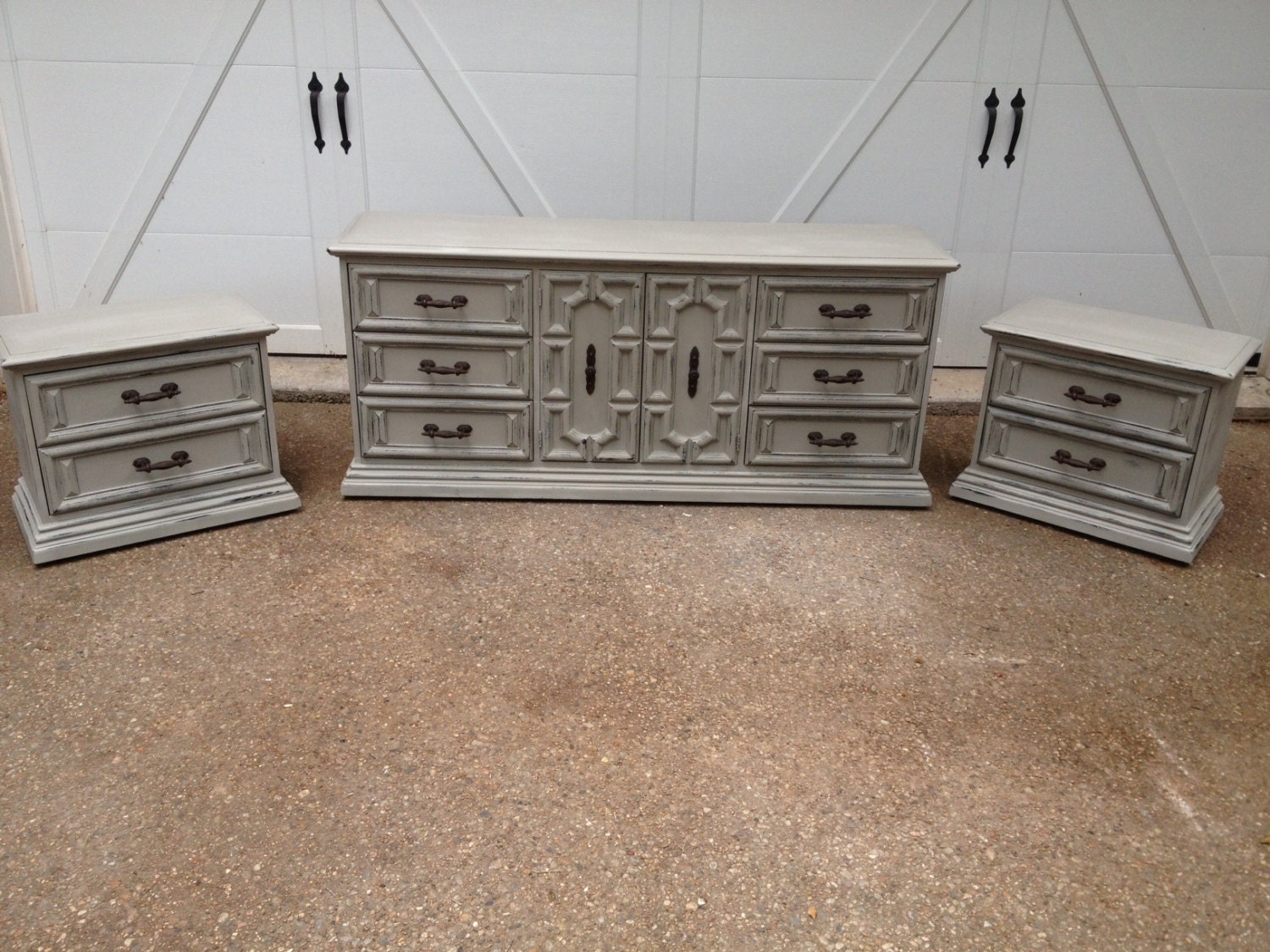 1976 Thomasville Shabby Chic Painted Dresser and Nightstands