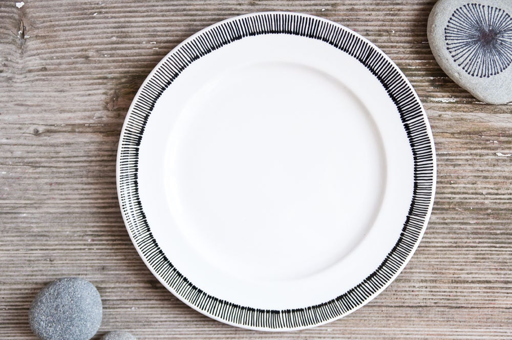 Hand-painted vintage plate "somewhat angular", black and white