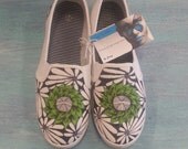 Hand Drawn Art Deco Black, White, & Green Decorated Womens Canvas Flats Canvas Shoes (Slip On Vans Style)