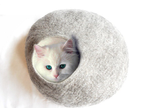 Large Luxury Cat Bed Cat Cave Cat House Natural Grey Felted - Free Cat Ball