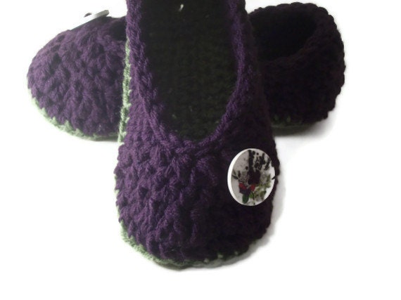 Womens Slippers , Ladies Slippers , House Shoes , Crochet Slippers ,Winter Accessory , Your Size