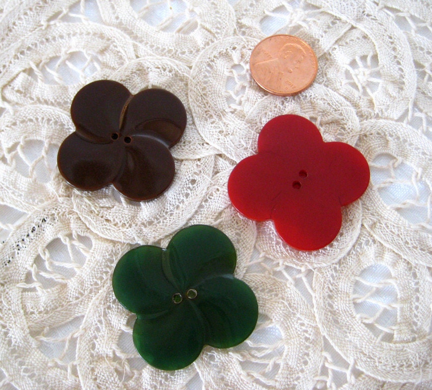 Vintage Bakelite Shamrock Buttons x3 Four Leaf Clovers St Patty's Day Good Luck Cherry Green Brown