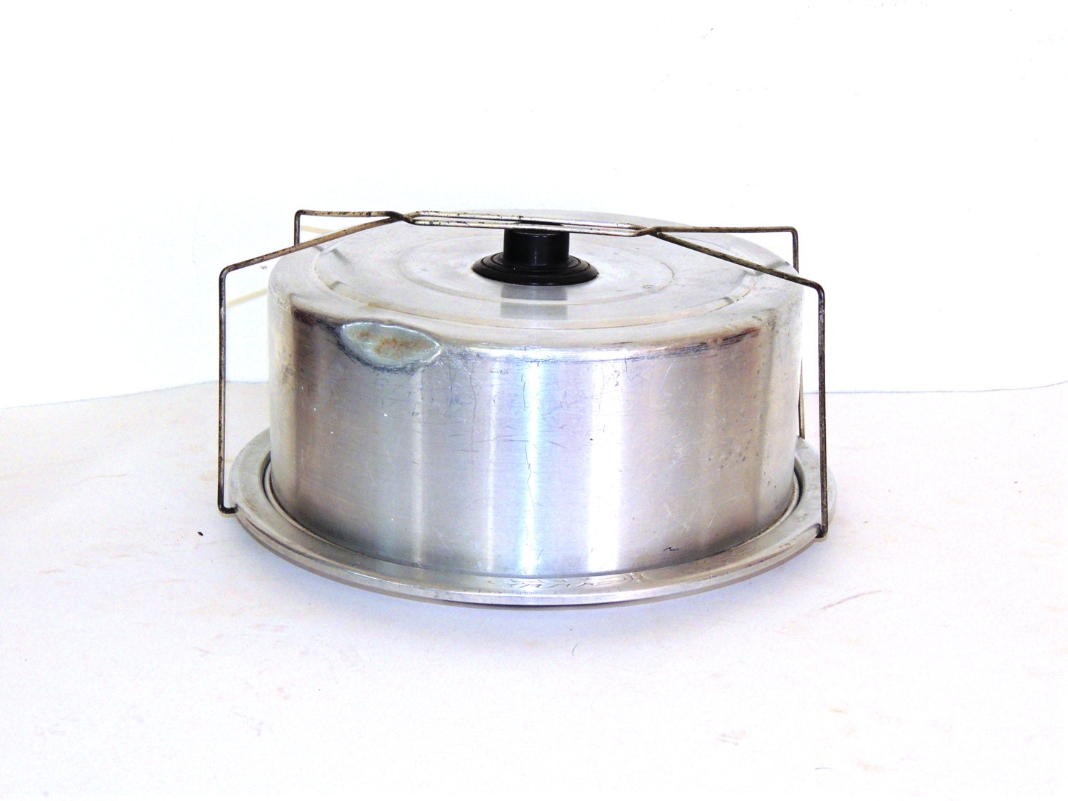 Cake Serving Tray,  Round Aluminum Cake Tray, Round Serving Tray,  Scalloped Edges, Dessert Plate, 1950's, 1960's