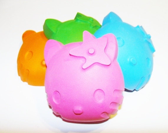 Soy Wax Crayons, 4 Color Jumbo Hello Kitty Crayons, Eco Friendly, Paraffin Free, Natural Crayons, Children, Party Favor