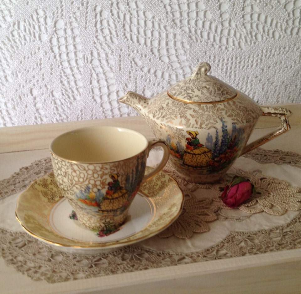 Vintage Empire Ware Teapot Crinoline Lady by VerasTreasures