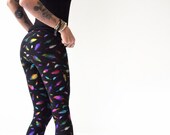 Shiny Black Leggings with Embossed Rainbow Feathers Pattern