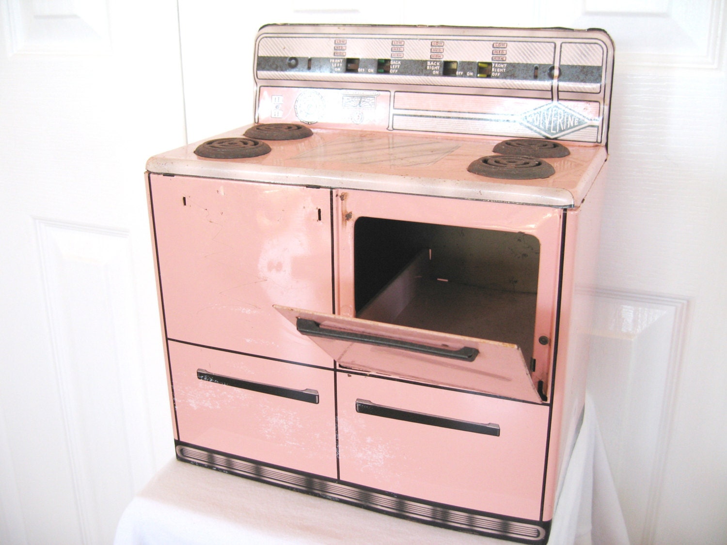 Vintage Pink Wolverine Toy Tin Stove / Oven