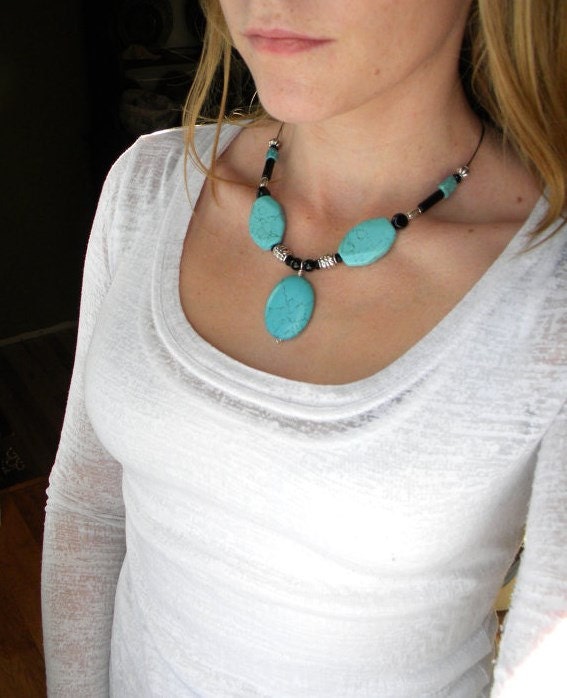 Turquoise Necklace, Statement Necklace, Chunky Necklace, Pendant Necklace, Black Beaded Necklace, Beaded Jewelry, Turquoise Jewelry, Womens