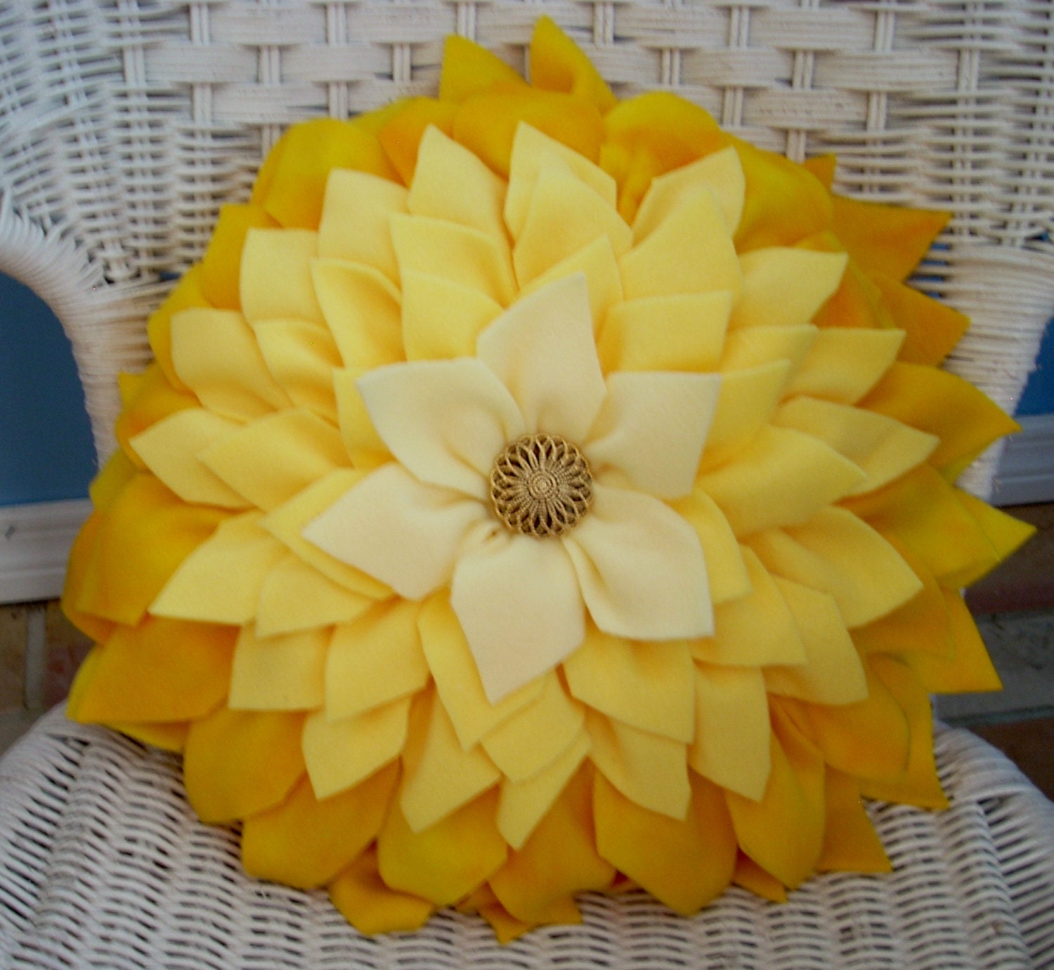 Shades of yellow,  fleece,  dahlia pillow
