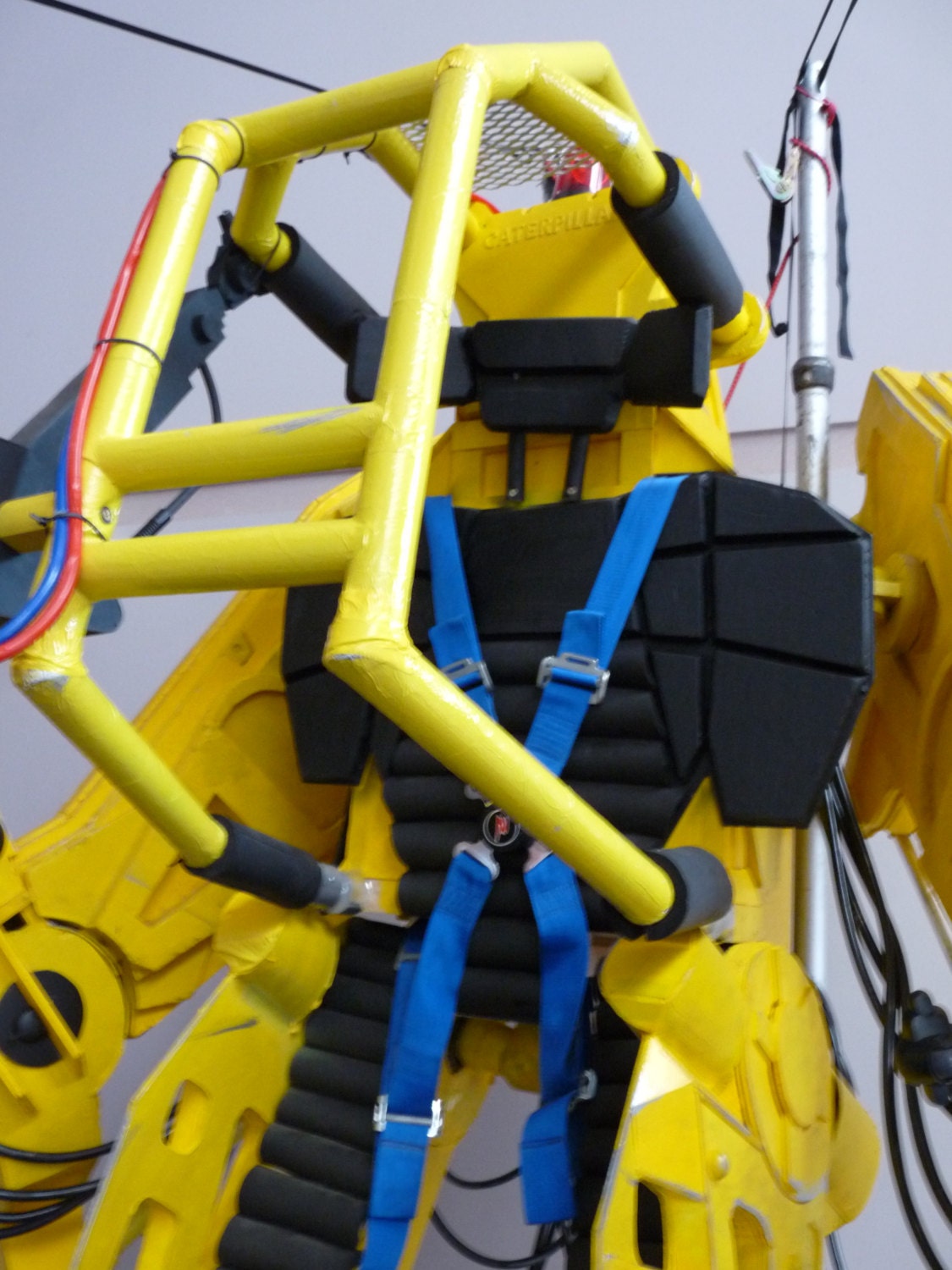 Hand Made "Caterpillar" Power Loading Walker J-5001