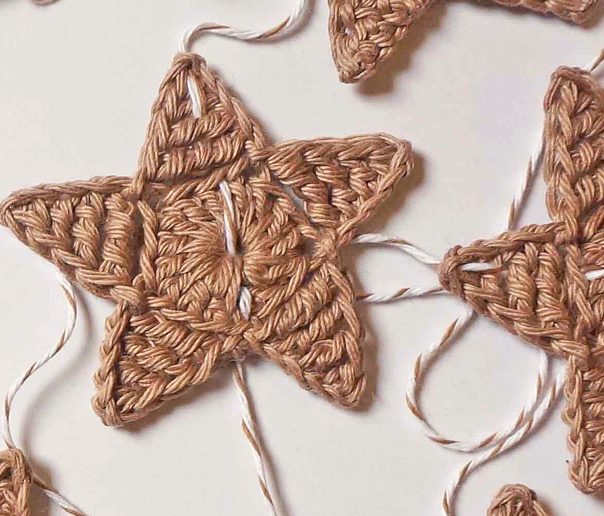 Crochet Stars Garland in Sand - Nursery - Children's room - Home decor