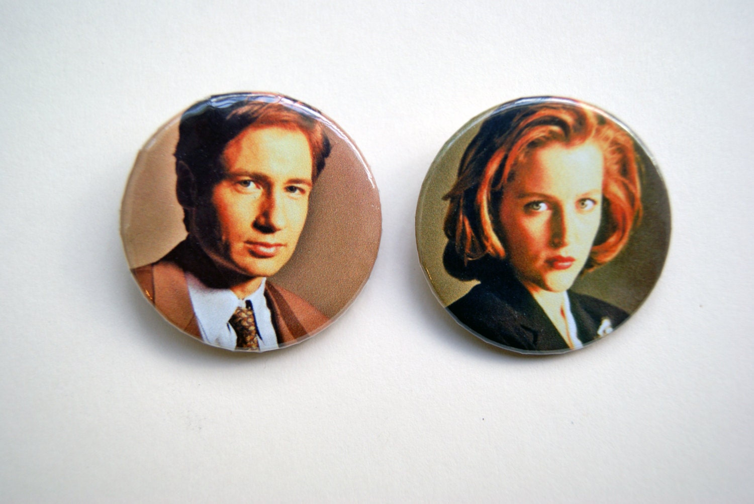 The X Files - Fox Mulder & Dana Scully 2x1.5" pinback button badge set
