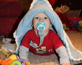 Crochet hooded baby blanket/afghan