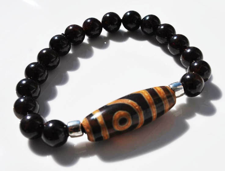 Garnet and Genuine 2 Eye Dzi Bead Mala Bracelet / Meditation / Handmade / Natural / Yoga / Zen / Spiritual / Travel