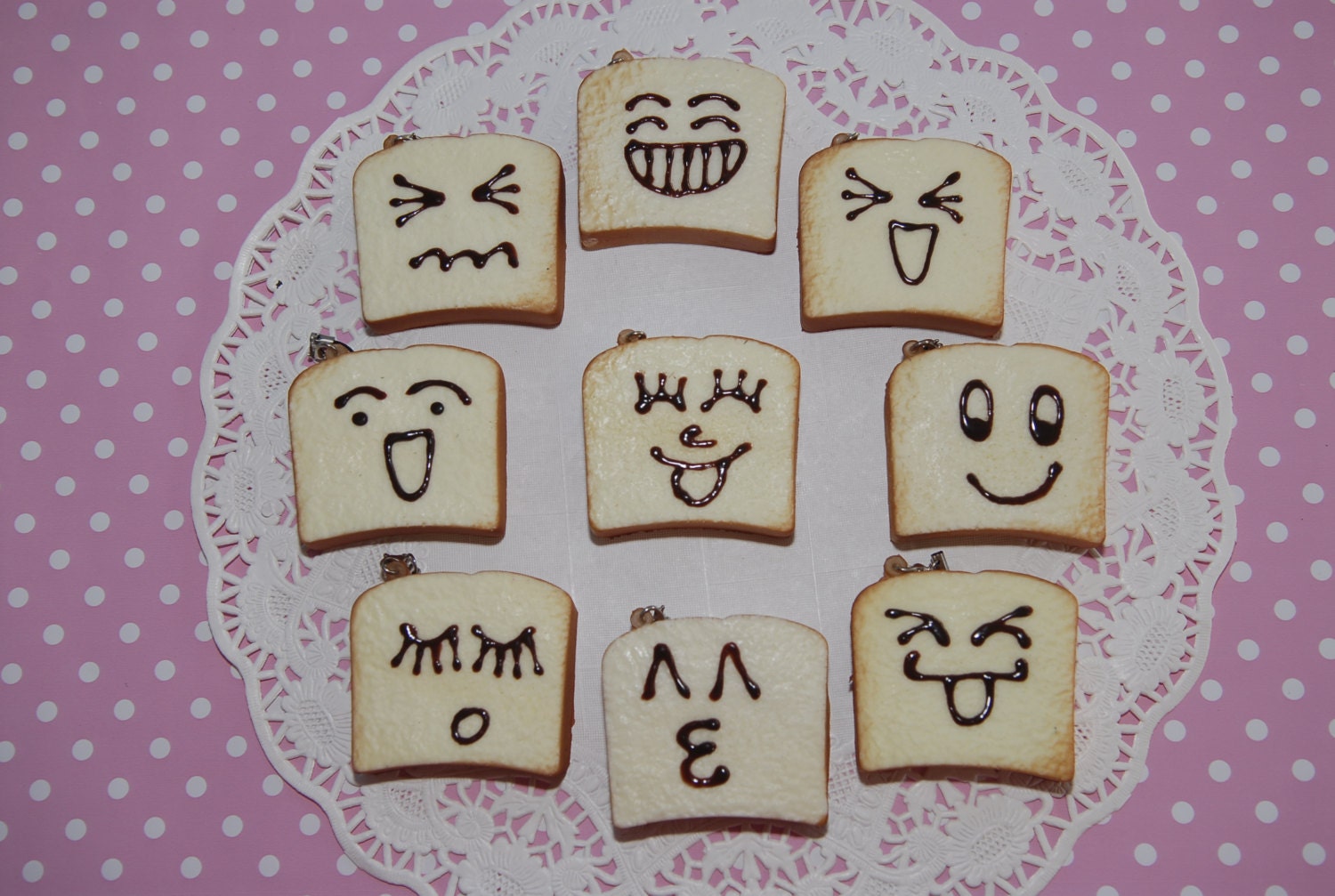 2 Emotional Face Mini Toasts