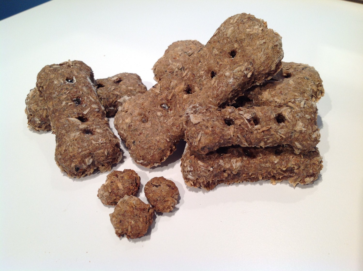 Baxter Snacks - Natural home-brewed beer biscuits for dogs