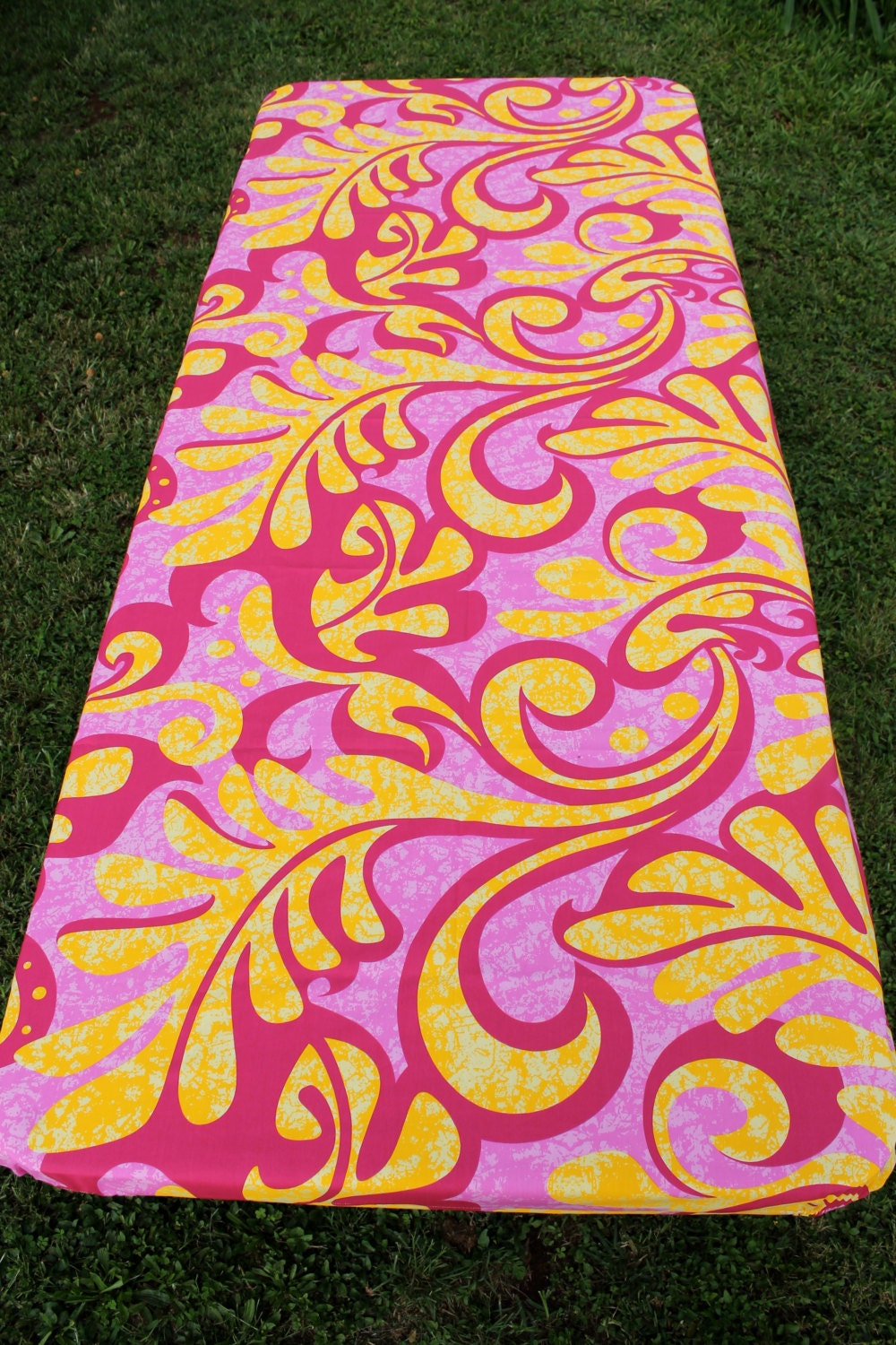 Hawaiian print 6 foot table cover by Keaohulu on Etsy
