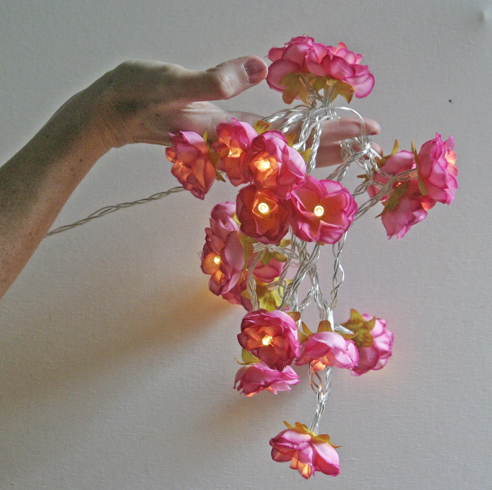 Shabby Rose Fairy Lights in Variegated Dark Pink