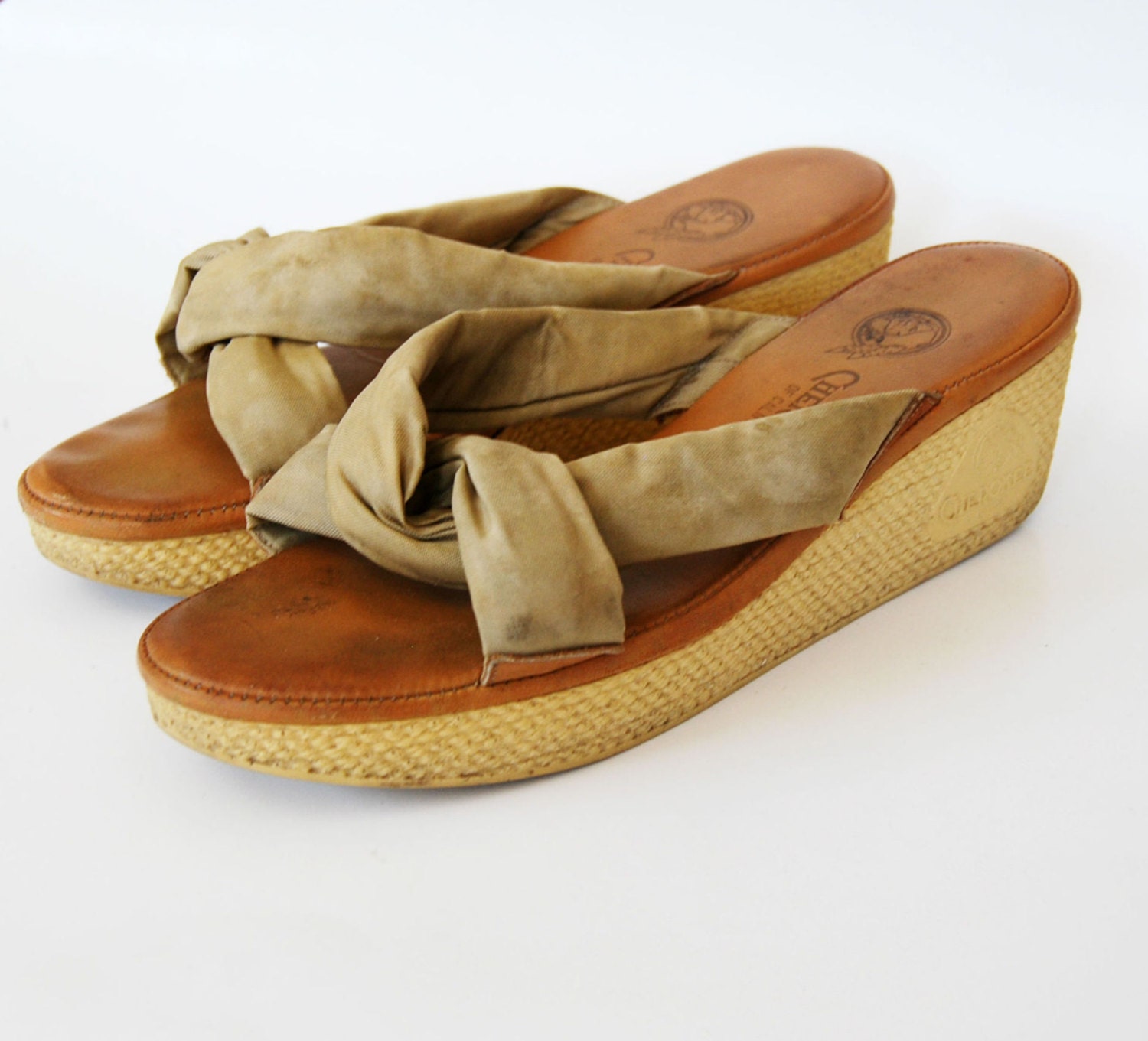 vintage CHEROKEE wedge /  1970s BEIGE criss cross sandals / FREE domestic shipping