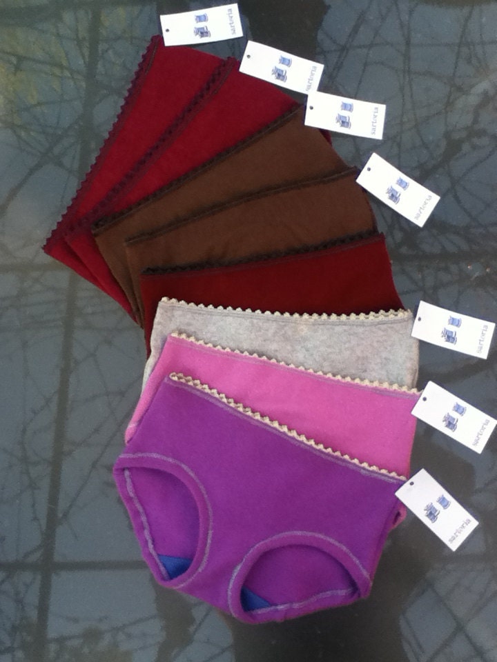 SALE /// SIze S classic hybrid cut undies low rise cut