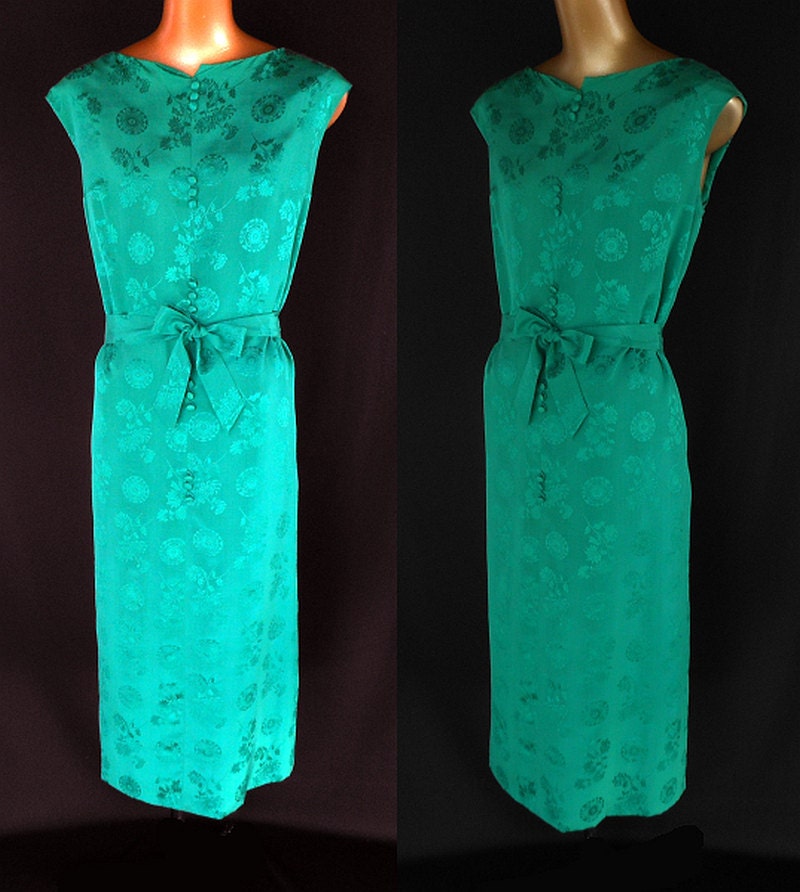 Vintage 60s Dress - 1960s Cocktail Party Sheath Wiggle Dress in Emerald Green Silk Jacquard - Size L